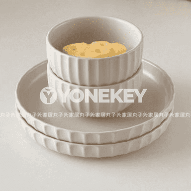 Koreý stilindäki tarelka 