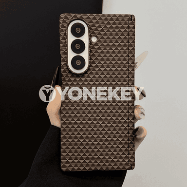 Samsung Z Fold7 modelli telefonlar üçin ajaýyp dizaýnly owadan çehollar.