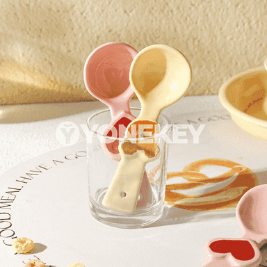 Öýleriňizde nahar iýmek üçin çemçeler