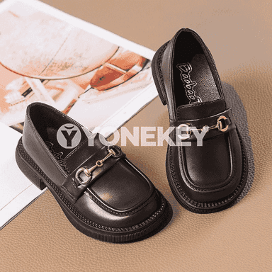 Gyzjagazlara niýetlenen özine çekiji, ykjam makasinalar.
