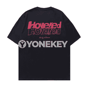 Erkeler üçin niýetlenilen ýeňi kelte futbolka.