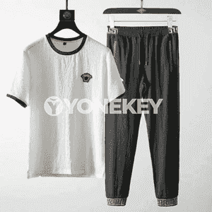 Erkekler üçin komplekt futbolka+forma