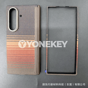 Samsung Galaxy Z Fold telefonlar üçin owadan çehollar.