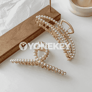 Saçlar üçin dürli şekilli gysgyçlar