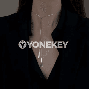 Gyz-gelinler üçin owadan kümüş zynjyr.